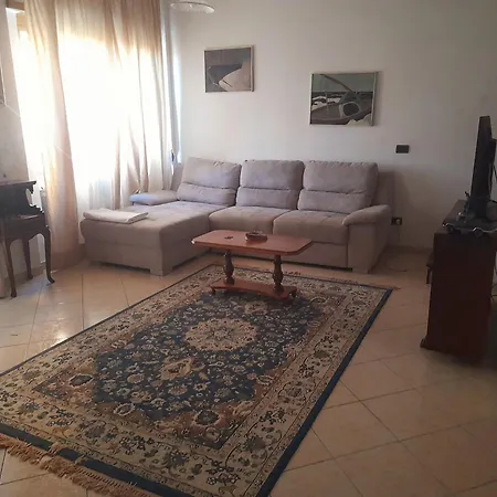 בית הארחה Roma רומא